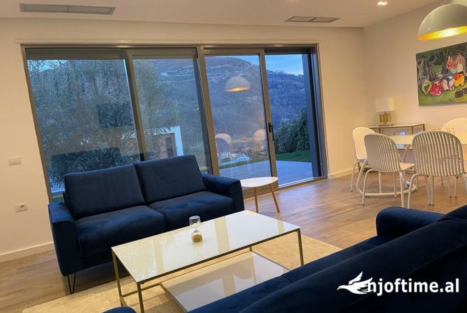 Shtepi me qera 3+1 ne Tirane - 2,000 Euro