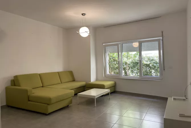 Shtepi ne shitje Apartament ne Tirane, 1+1, Mobilimi Bosh, pa mobiluar, Pagesa 122,000  Euro.