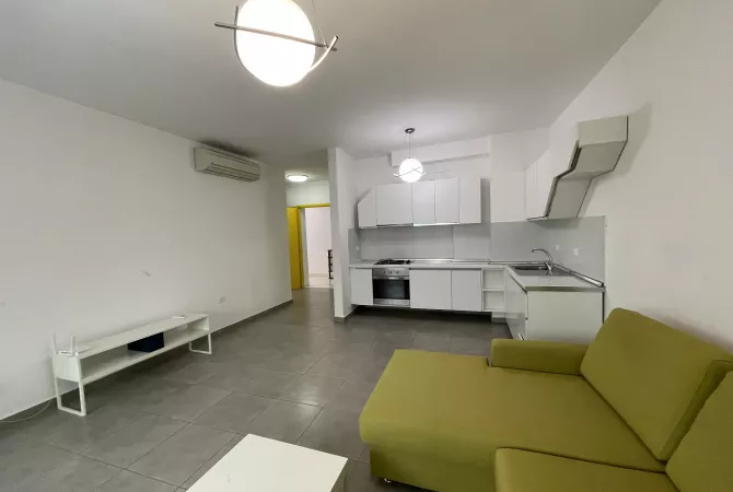 Shtepi ne shitje Apartament ne Tirane, 1+1, Mobilimi Bosh, pa mobiluar, Pagesa 122,000  Euro.