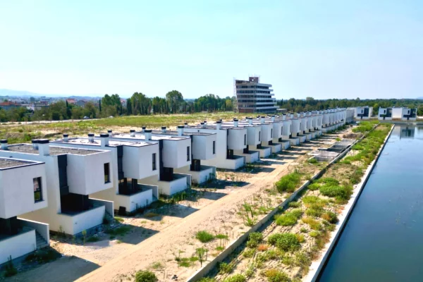 Apartment for sale in Durres 1+1, Emty