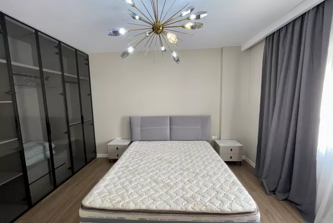 Shtepi me qera Apartament ne Tirane, 2+1, Mobilimi E mobiluar, Pagesa 1,000  Euro.