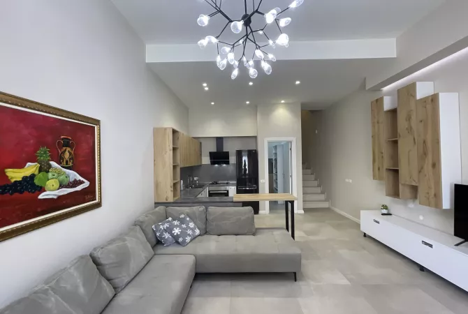 Shtepi me qera 2+1 ne Tirane - 800 Euro