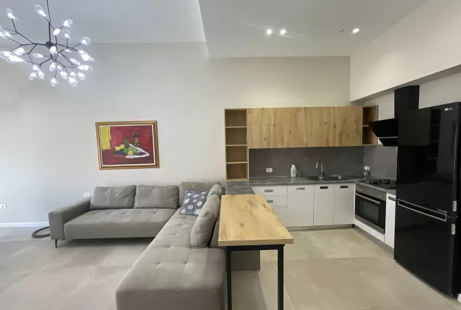 Shtepi me qera 2+1 ne Tirane - 800 Euro