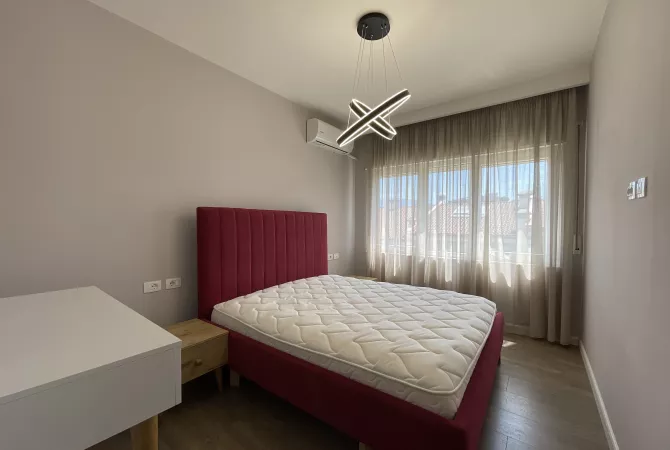 Shtepi me qera 2+1 ne Tirane - 800 Euro