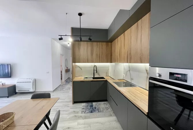 Shtepi me qera 2+1 ne Tirane - 650 Euro