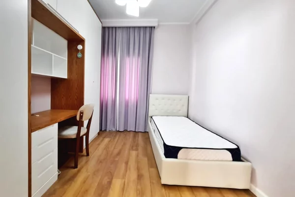 Shtepi me qera Apartament ne Tirane, 4+1, Mobilimi E mobiluar, Pagesa 120,000  Leke.