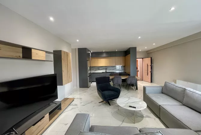 Shtepi me qera 3+1 ne Tirane - 1,200 Euro