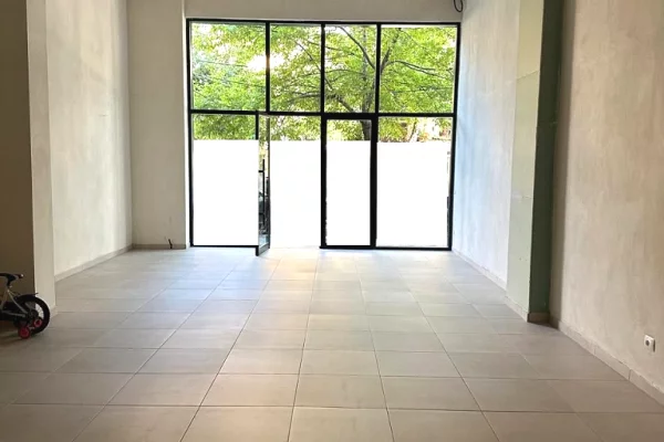 Business Property for Rent 1+1 in Tirana - 1,500 Euro