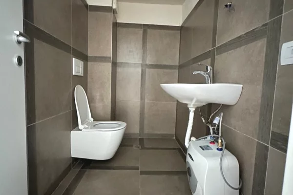 Jepet me QIRA ambient tregtar tek "Pazari Ri"