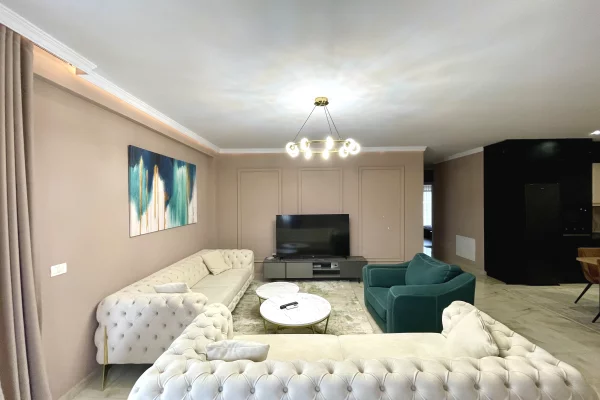 Casa in affitto 3+1 a Tirana - 1,200 Euro