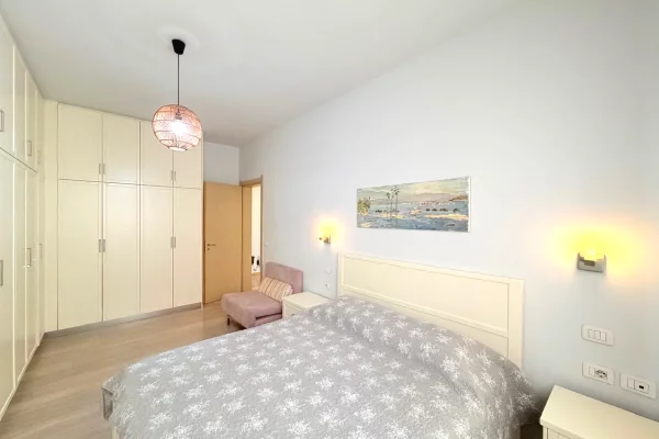 Shtepi ne shitje Apartament ne Tirane, 2+1, Mobilimi E mobiluar, Pagesa 265,000  Euro.
