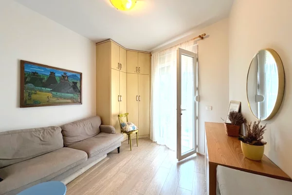 Shtepi ne shitje Apartament ne Tirane, 2+1, Mobilimi E mobiluar, Pagesa 265,000  Euro.