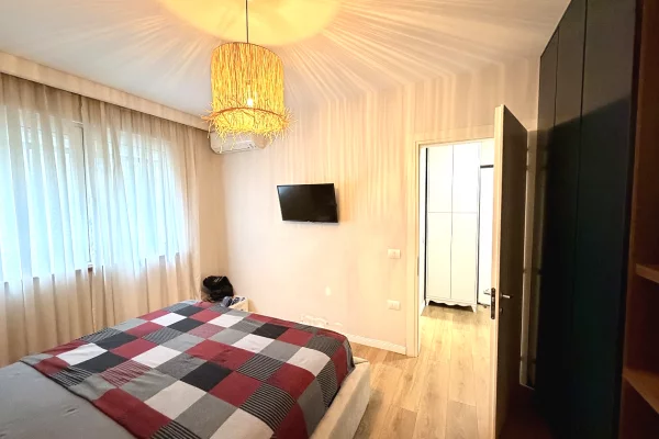 Shtepi ne shitje Apartament ne Tirane, 2+1, Mobilimi E mobiluar, Pagesa 220,000  Euro.