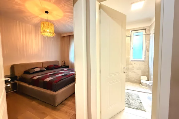 Shtepi ne shitje Apartament ne Tirane, 2+1, Mobilimi E mobiluar, Pagesa 220,000  Euro.
