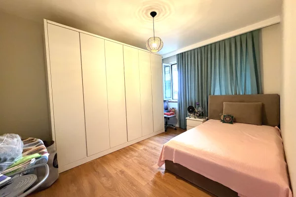 Shtepi ne shitje Apartament ne Tirane, 2+1, Mobilimi E mobiluar, Pagesa 220,000  Euro.