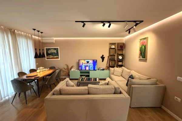 Shtepi ne shitje Apartament ne Tirane, 2+1, Mobilimi E mobiluar, Pagesa 220,000  Euro.