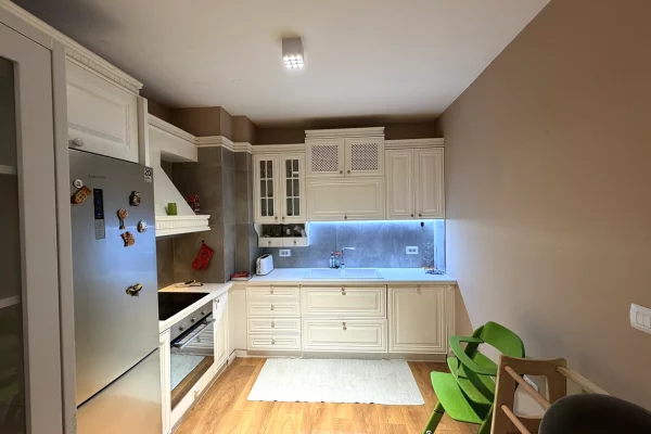 Shtepi ne shitje Apartament ne Tirane, 2+1, Mobilimi E mobiluar, Pagesa 220,000  Euro.