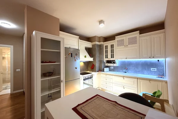 Shtepi ne shitje Apartament ne Tirane, 2+1, Mobilimi E mobiluar, Pagesa 220,000  Euro.