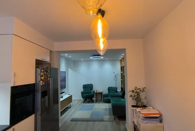 Shtepi me qera Apartament ne Tirane, 2+1, Mobilimi E mobiluar, Pagesa 110,000  Leke.