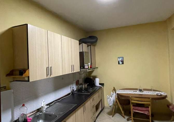 Shtepi me qera Apartament ne Tirane, 1+1, Mobilimi E mobiluar, Pagesa 300  Euro.
