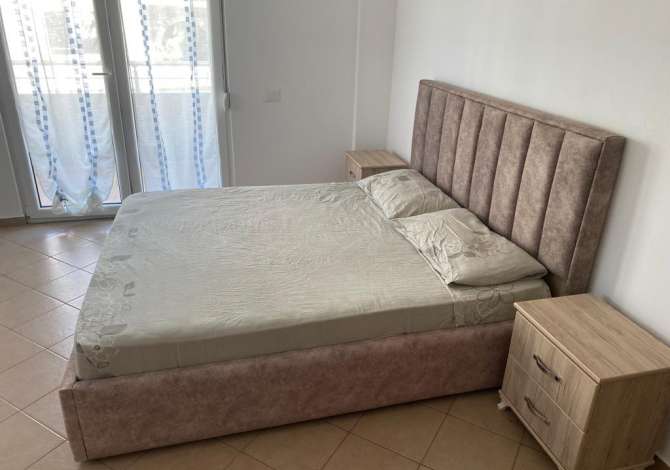 Shtepi me qera 3+1 ne Tirane - 651 Euro