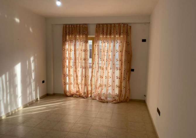 Shtepi me qera 1+1 ne Tirane - 251 Euro