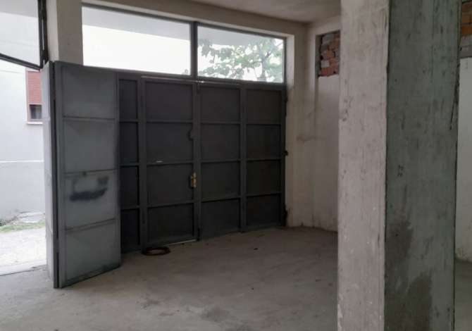 Ambient biznesi me qera 4+1 ne Tirane - 351 Euro