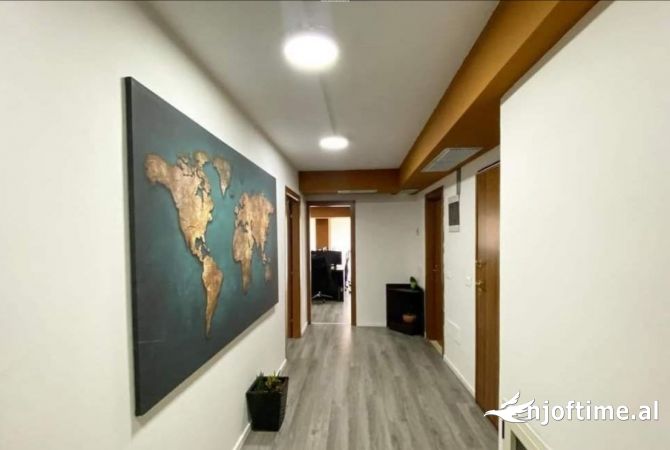 Ambient biznesi me qera 3+1 ne Tirane - 3,000 Euro
