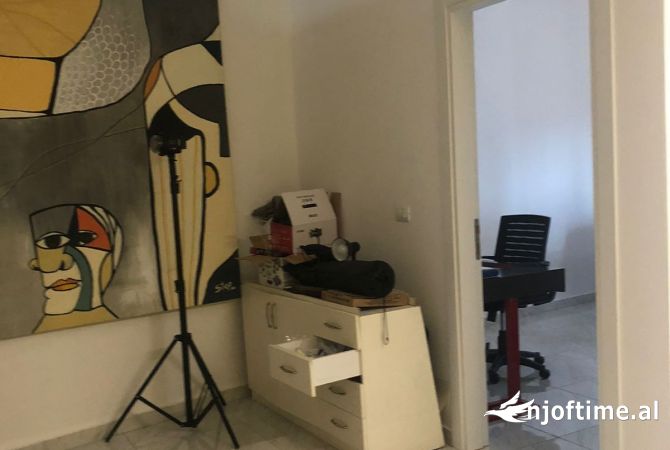 Ambient biznesi me qera 3+1 ne Tirane - 550 Euro