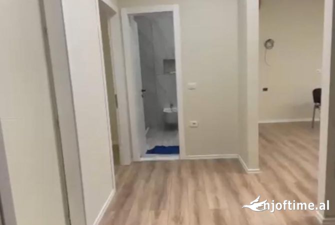 Ambient biznesi me qera 3+1 ne Tirane - 800 Euro