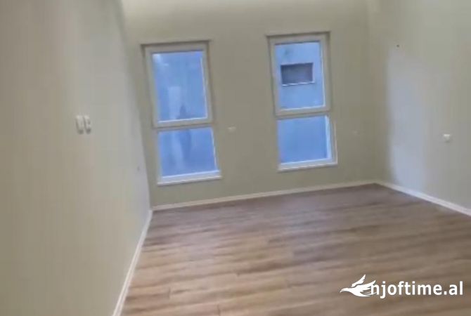 Ambient biznesi me qera 3+1 ne Tirane - 800 Euro