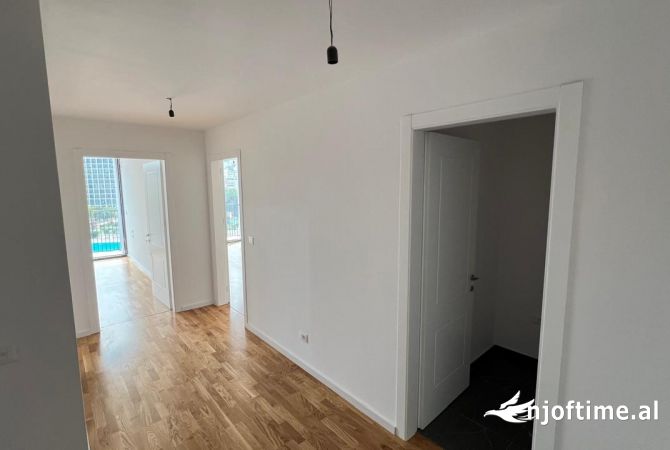 Ambient biznesi me qera 3+1 ne Tirane - 1,500 Euro
