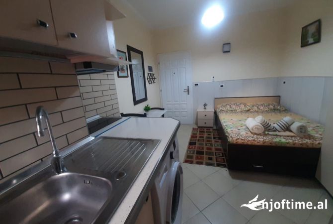 Shtepi me qera Garsoniere ne Tirane - 370 Euro