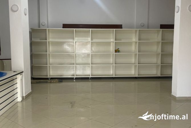Ambient biznesi me qera 1+1 ne Tirane - 800 Euro