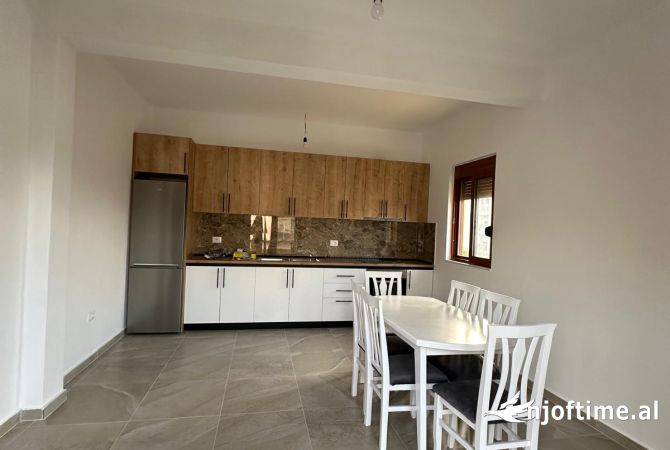 Shtepi me qera 3+1 ne Tirane - 603 Euro
