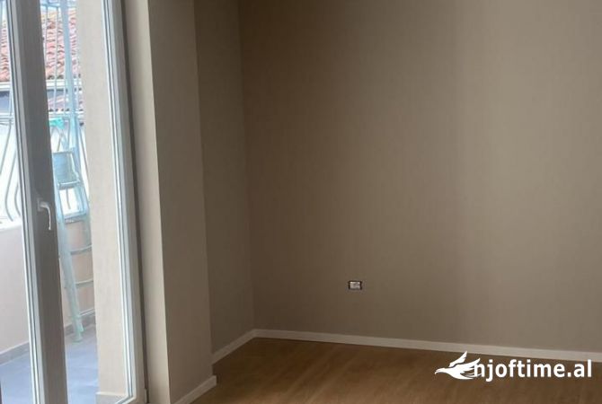 Shtepi me qera 2+1 ne Tirane - 500 Euro