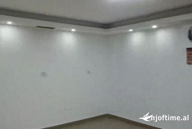 Ambient biznesi me qera 1+1 ne Tirane - 451 Euro