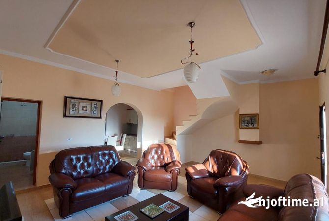 Shtepi me qera 6+1 ne Tirane - 450 Euro
