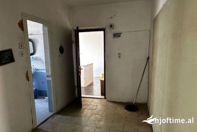 Shtepi ne shitje 1+1 ne Tirane - 75,000 Euro