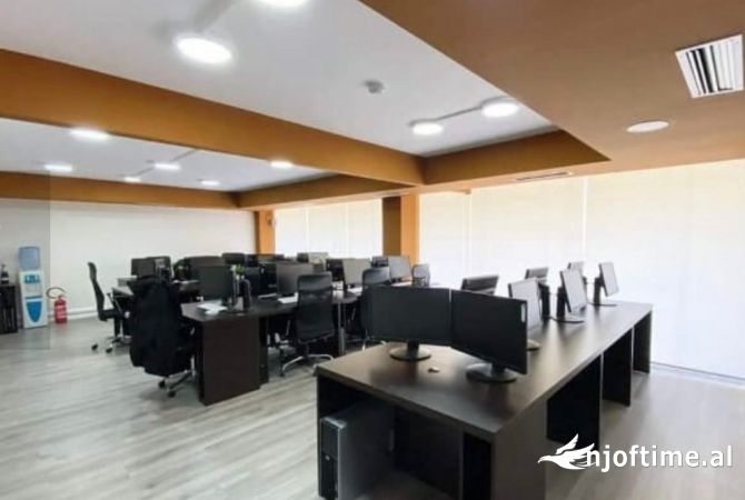 Ambient biznesi me qera 3+1 ne Tirane - 2,999 Euro