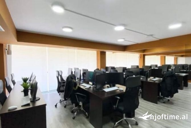 Ambient biznesi me qera 3+1 ne Tirane - 2,999 Euro
