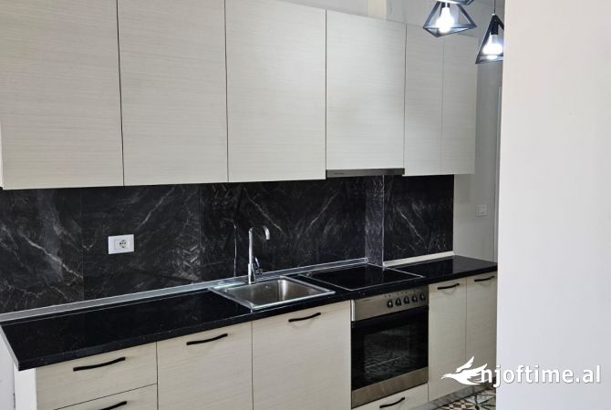 Shtepi me qera 1+1 ne Tirane - 449 Euro