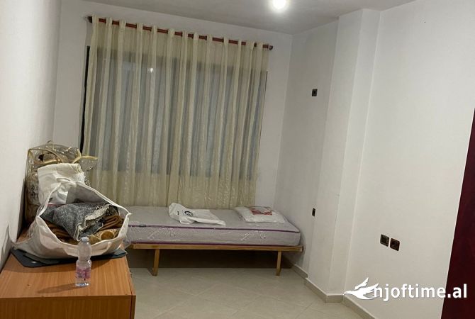 Shtepi me qera 2+1 ne Tirane - 450 Euro