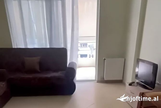 Shtepi me qera 1+1 ne Tirane - 599 Euro