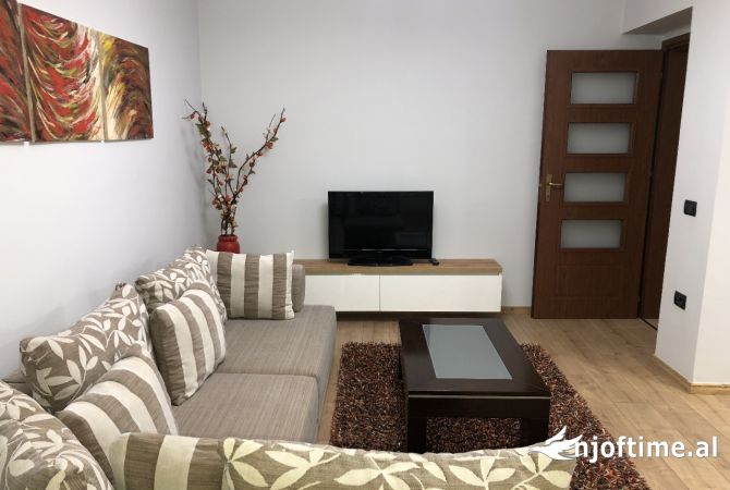 Shtepi me qera 3+1 ne Tirane - 1,100 Euro