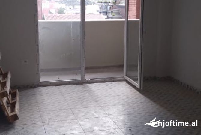 Shtepi me qera 1+1 ne Tirane - 302 Euro