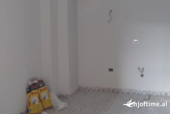 Shtepi me qera 1+1 ne Tirane - 302 Euro