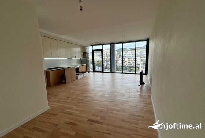 Ambient biznesi me qera 3+1 ne Tirane - 1,400 Euro