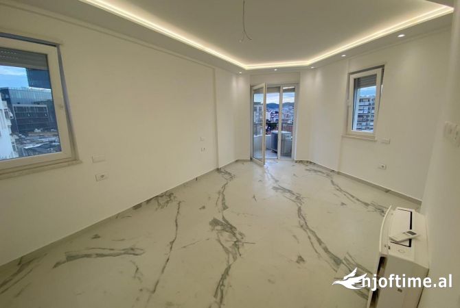 Ambient biznesi me qera 3+1 ne Tirane - 1,000 Euro