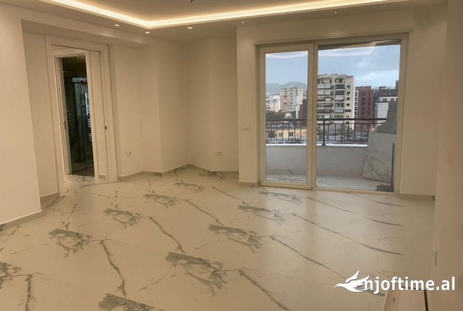 Ambient biznesi me qera 3+1 ne Tirane - 1,002 Euro